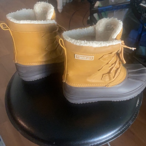 Like new kids London Fog duck boots - Picture 4 of 5